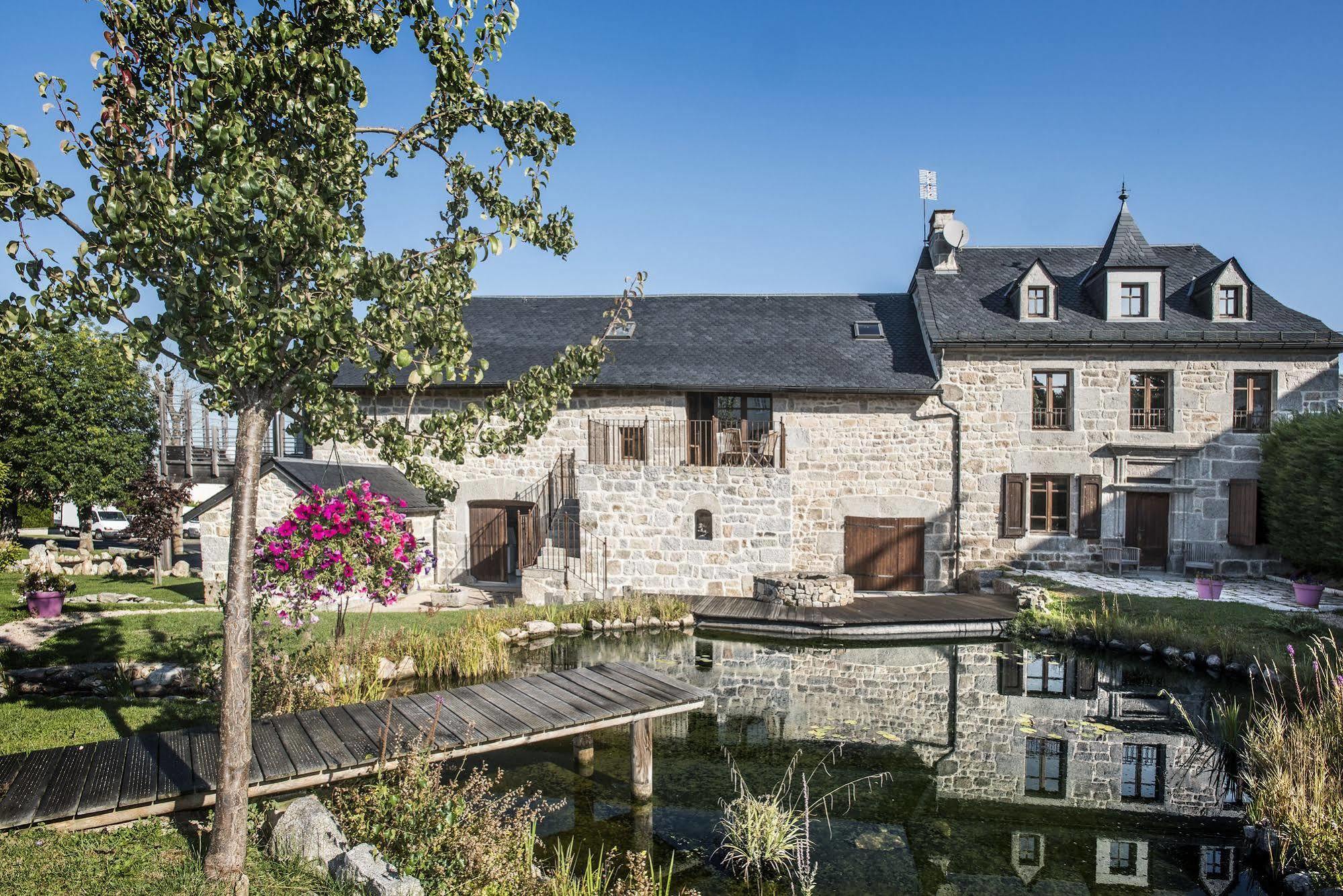 Hotel Le Rocher Blanc Albaret-Sainte-Marie Exterior photo